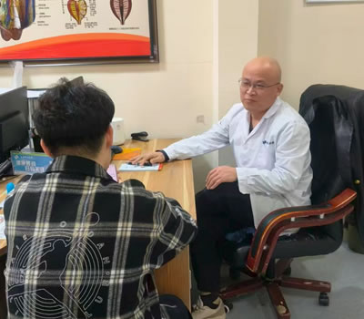 安阳市|男科医师高朋磊：守护男性健康，专业男科诊疗